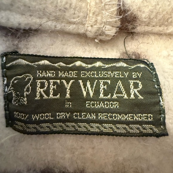 Reywear HEAVY Wool Jacket with Hood Handmade in Ecuador - Picture 3 of 4